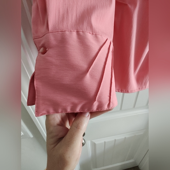 🌸4/$20🌸 Woman's coral button down top blouse Size 1x - Picture 4 of 6